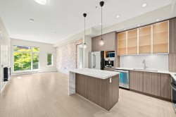 211-260 Salter Street  New Westminster, BC V3M 0J4