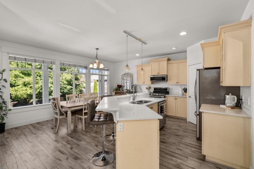 10071 240A Street, Maple Ridge, BC 