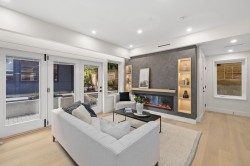 2452 49th Avenue W Vancouver, BC V6M 2V3