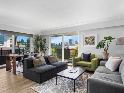 306-134 20th Street W North Vancouver, BC V7M 1Y4