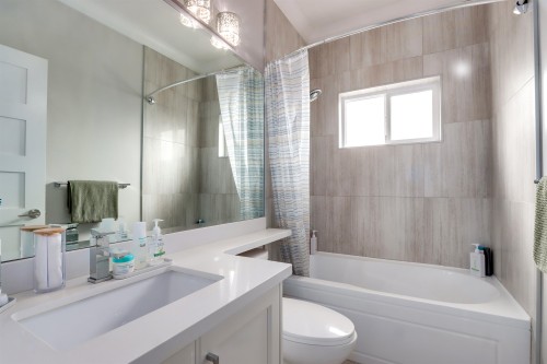 2496 Brock Street, Vancouver, BC 