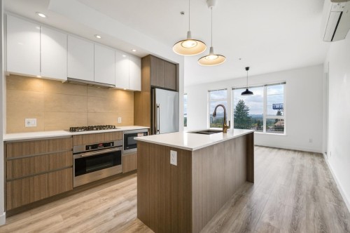 405-516 Foster Avenue  Coquitlam, BC V3J 0H8