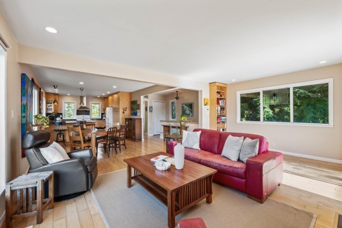 935 Stardale Avenue, Coquitlam, BC 