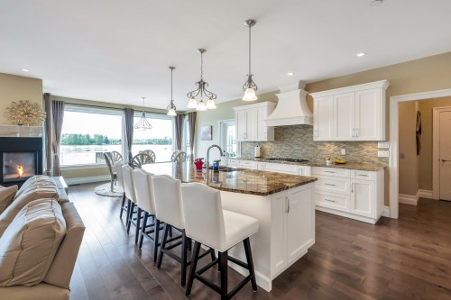 20282 Wharf Street, Maple Ridge, BC 