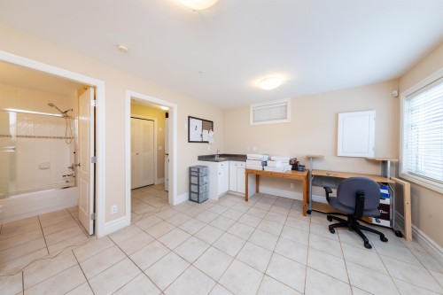 260 63Rd Avenue W, Vancouver, BC 