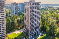 303-3737 Bartlett Court  Burnaby, BC V3J 7E3