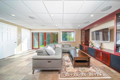 7122 Paulus Court, Burnaby, BC 