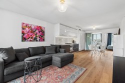 808-189 Keefer Street  Vancouver, BC V6A 0C8