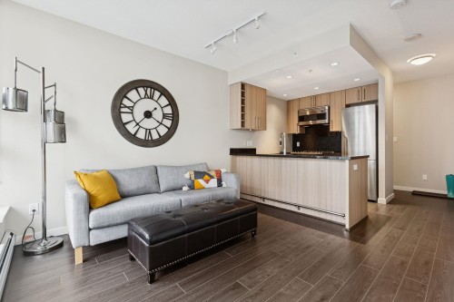 1001-108 1st Avenue W Vancouver, BC V5Y 0H4