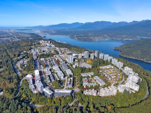 310-9339 University Crescent, Burnaby, BC 