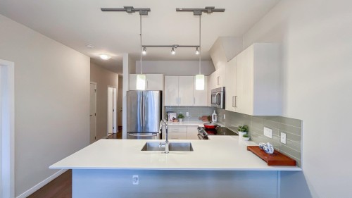 Ph16-5288 Grimmer Street, Burnaby, BC 