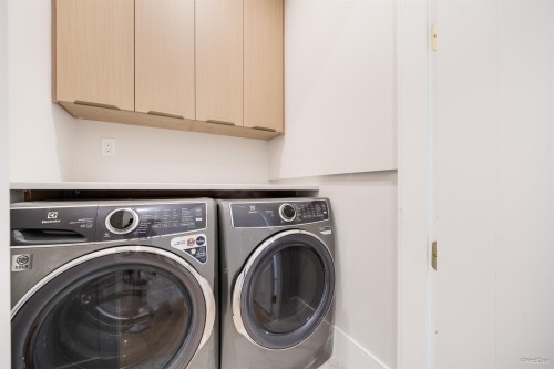 971 Adderley Street, North Vancouver, BC 