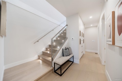 971 Adderley Street, North Vancouver, BC 