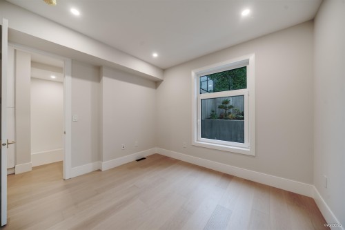 971 Adderley Street, North Vancouver, BC 