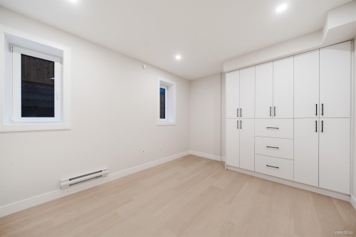 971 Adderley Street, North Vancouver, BC 