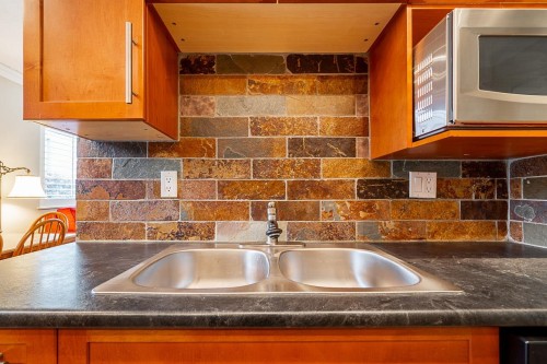 204-2150 Bellevue Avenue, West Vancouver, BC 