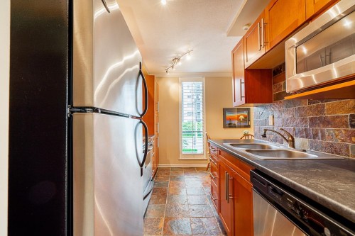 204-2150 Bellevue Avenue, West Vancouver, BC 