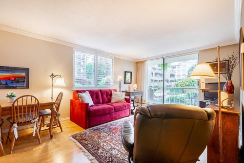 204-2150 Bellevue Avenue, West Vancouver, BC 