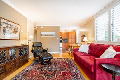 204-2150 Bellevue Avenue, West Vancouver, BC 