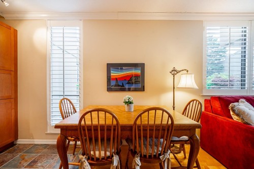 204-2150 Bellevue Avenue, West Vancouver, BC 