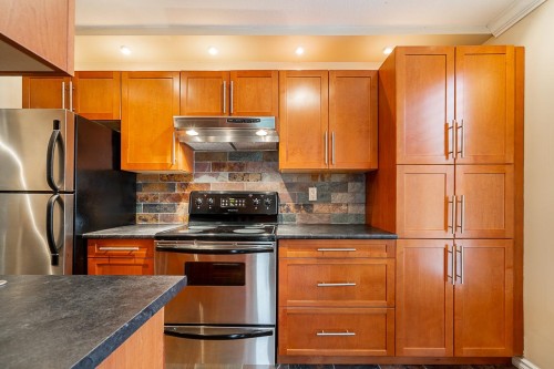 204-2150 Bellevue Avenue, West Vancouver, BC 