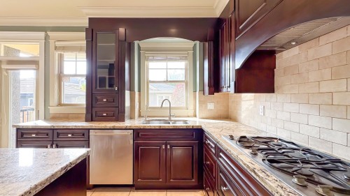 2978 21St Avenue W, Vancouver, BC 