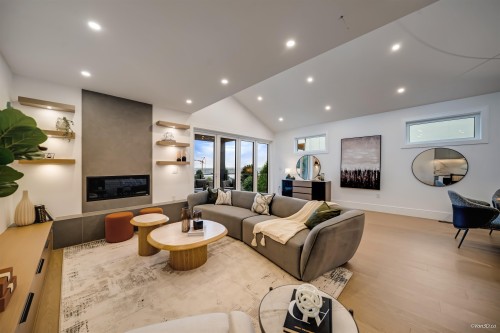 973 Adderley Street, North Vancouver, BC 