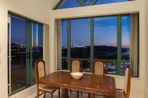 19A-328 Taylor Way, West Vancouver, BC 