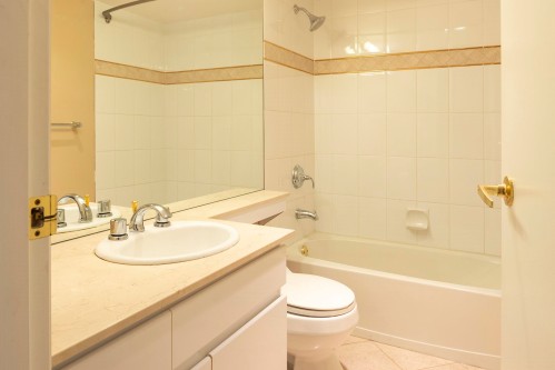 19A-328 Taylor Way, West Vancouver, BC 