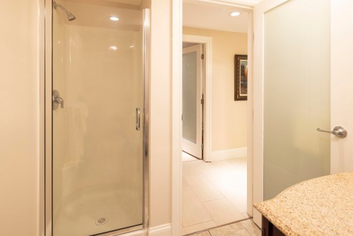 19A-328 Taylor Way, West Vancouver, BC 