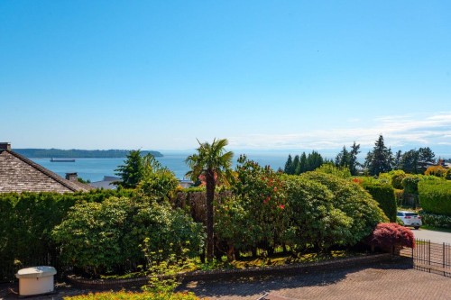 4228 Rockridge Crescent, West Vancouver, BC 