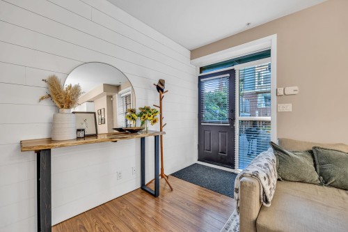 3-12 Royal Avenue E, New Westminster, BC 