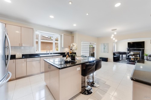 10320 Scotsdale Avenue, Richmond, BC 