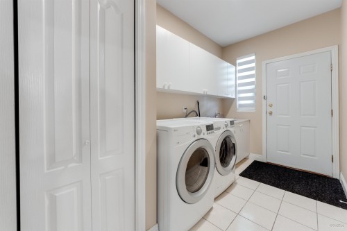 10320 Scotsdale Avenue, Richmond, BC 