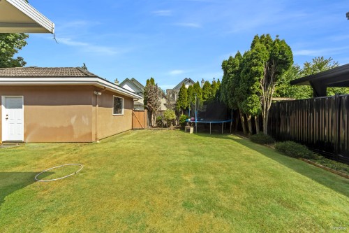 10320 Scotsdale Avenue, Richmond, BC 