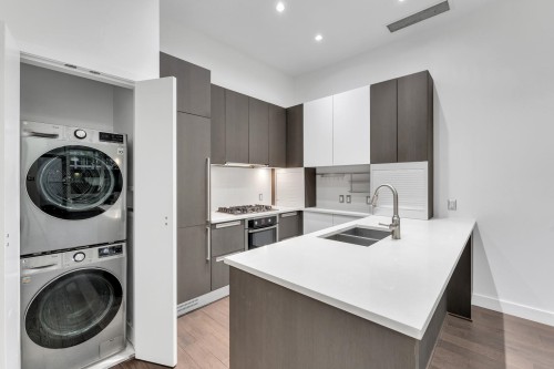 268 1St Avenue W, Vancouver, BC 