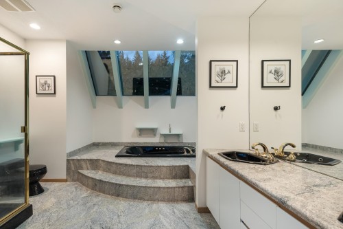 4779 Woodley Drive, West Vancouver, BC 