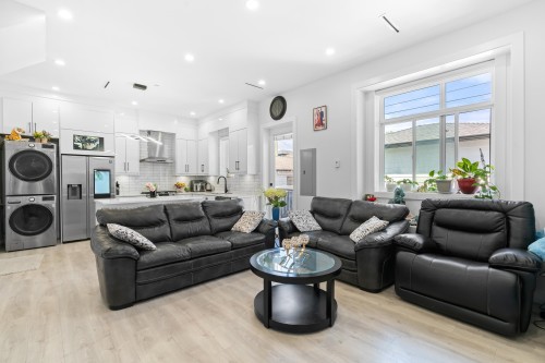 465 57Th Avenue E, Vancouver, BC 