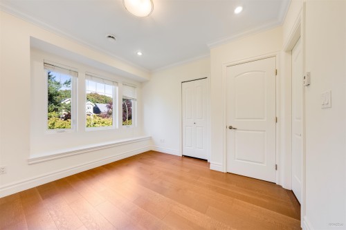 4042 20Th Avenue W, Vancouver, BC 