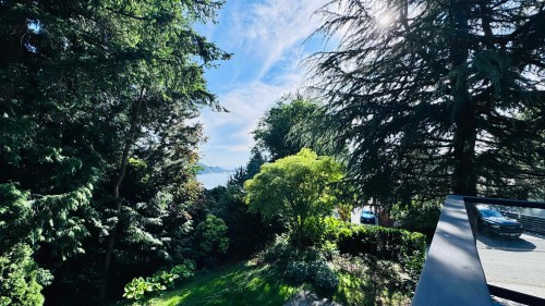 8515 Ansell Place, West Vancouver, BC 