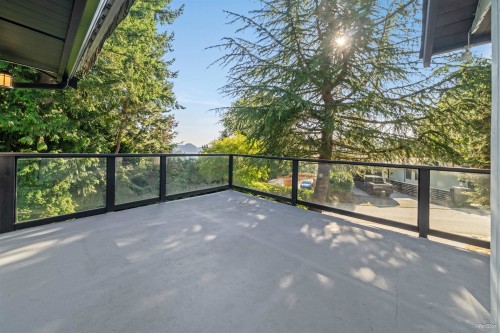 8515 Ansell Place, West Vancouver, BC 