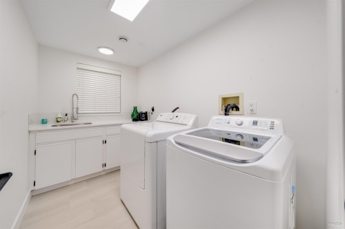 8515 Ansell Place, West Vancouver, BC 