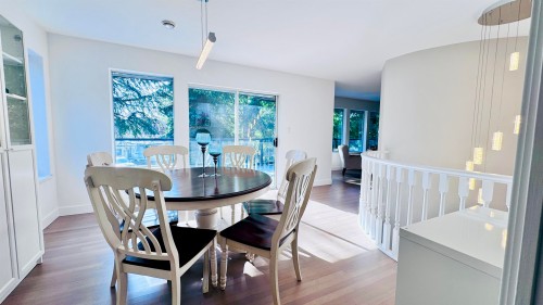 8515 Ansell Place, West Vancouver, BC 