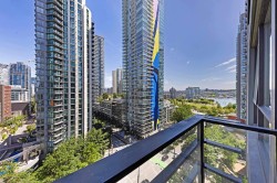 1607-1495 Richard Street  Vancouver, BC V6Z 3E3