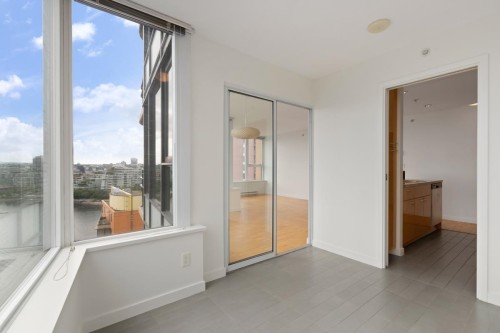 1902-33 Smithe Street, Vancouver, BC 