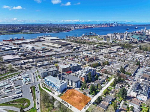 1583 Bond Street, North Vancouver, BC 