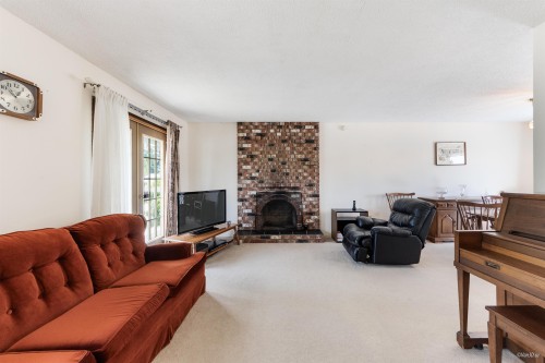 1632 Como Lake Avenue, Coquitlam, BC 