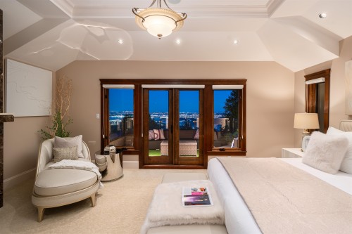 2673 Finch Hill, West Vancouver, BC 