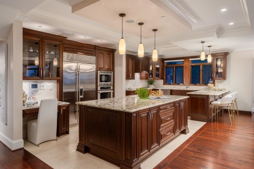 2673 Finch Hill, West Vancouver, BC 