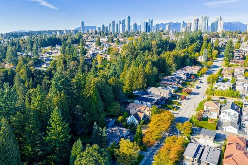 8061 Mcgregor Avenue, Burnaby, BC 